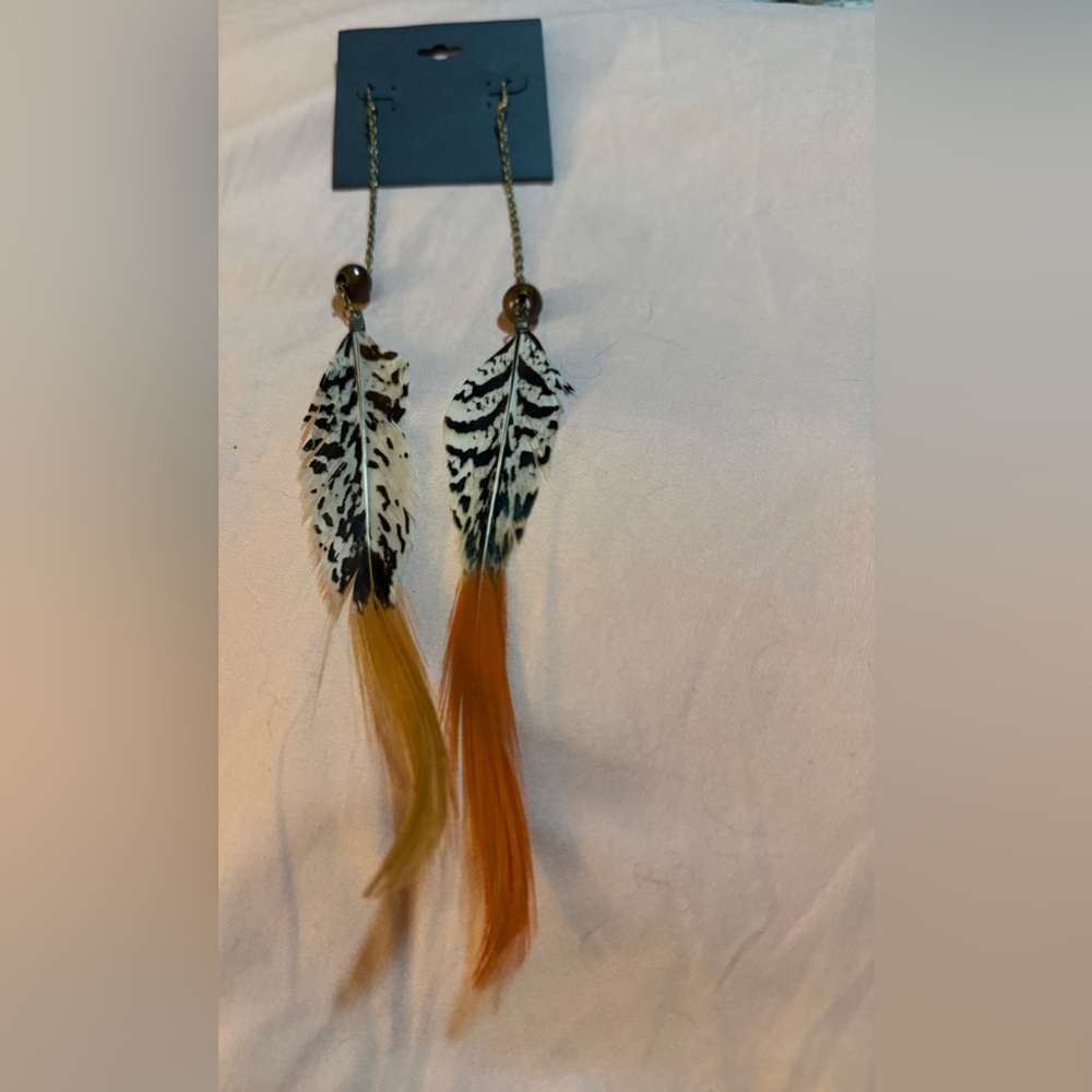 Feather Drop Earrings NWT - Picture 2 of 3